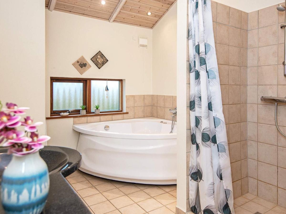 Three-Bedroom Holiday Home In Ulfborg 4 Thorsminde Bagian luar foto